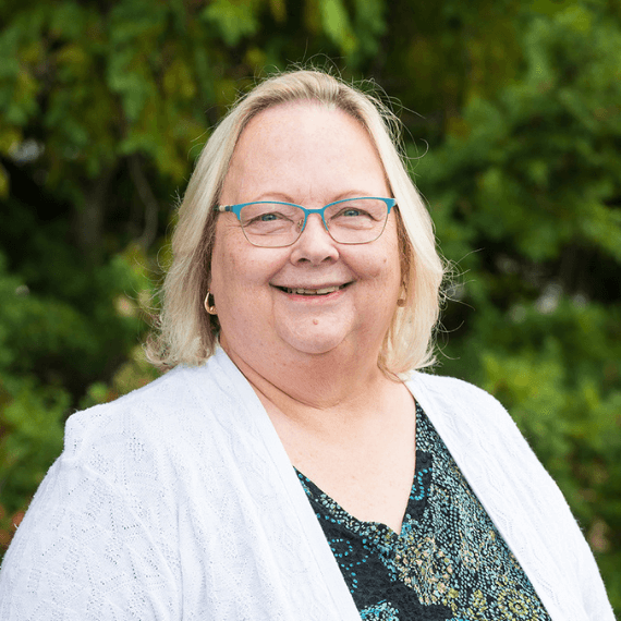 Sharyn Burden - Administravie Assestent